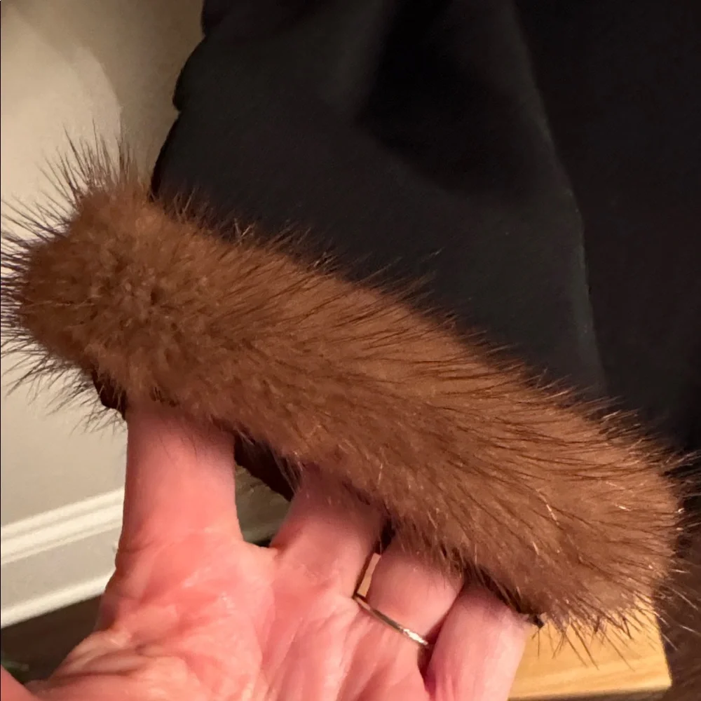 Vintage mink trimmed Dress - Picture 4 of 12